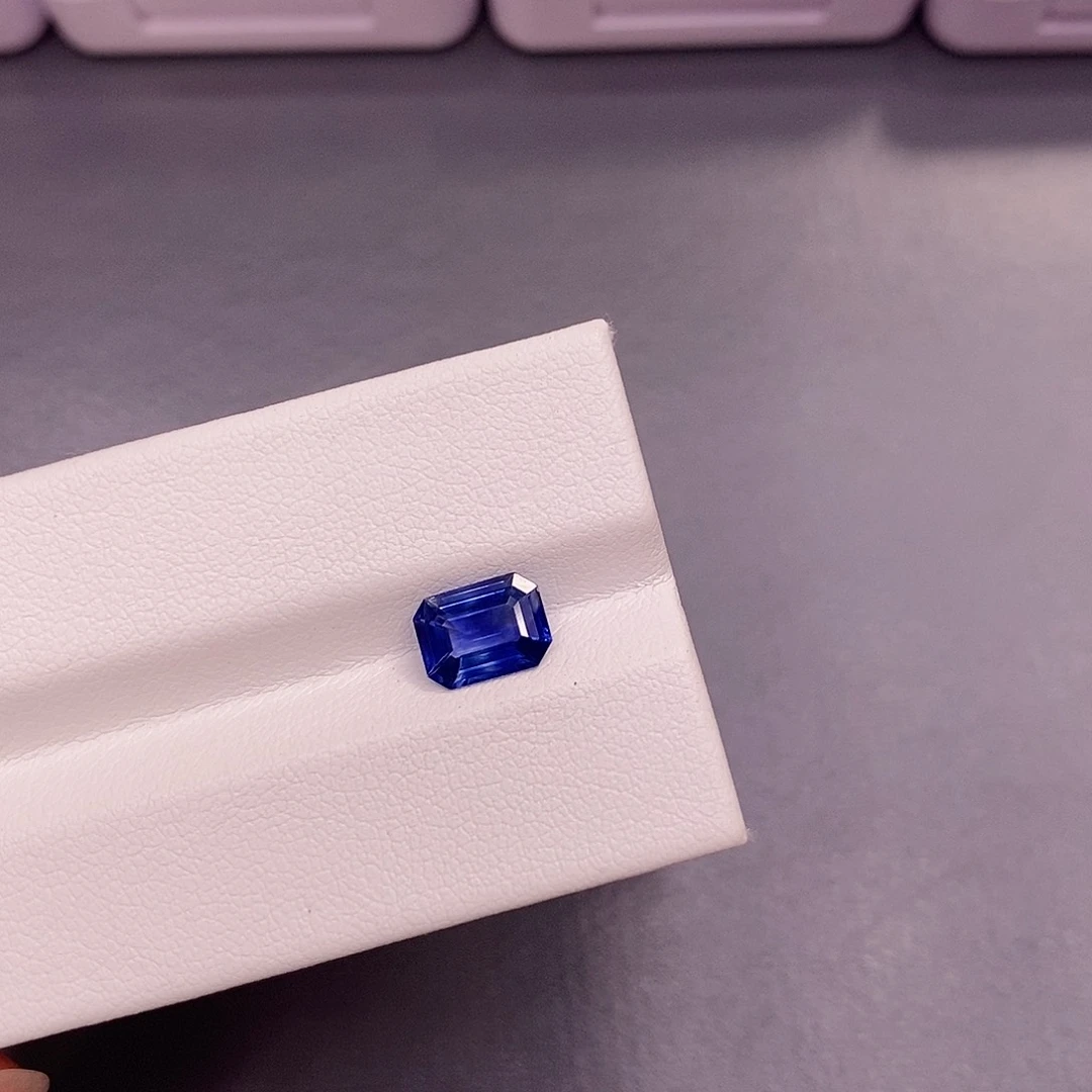 裸石蓝宝石1.28克拉