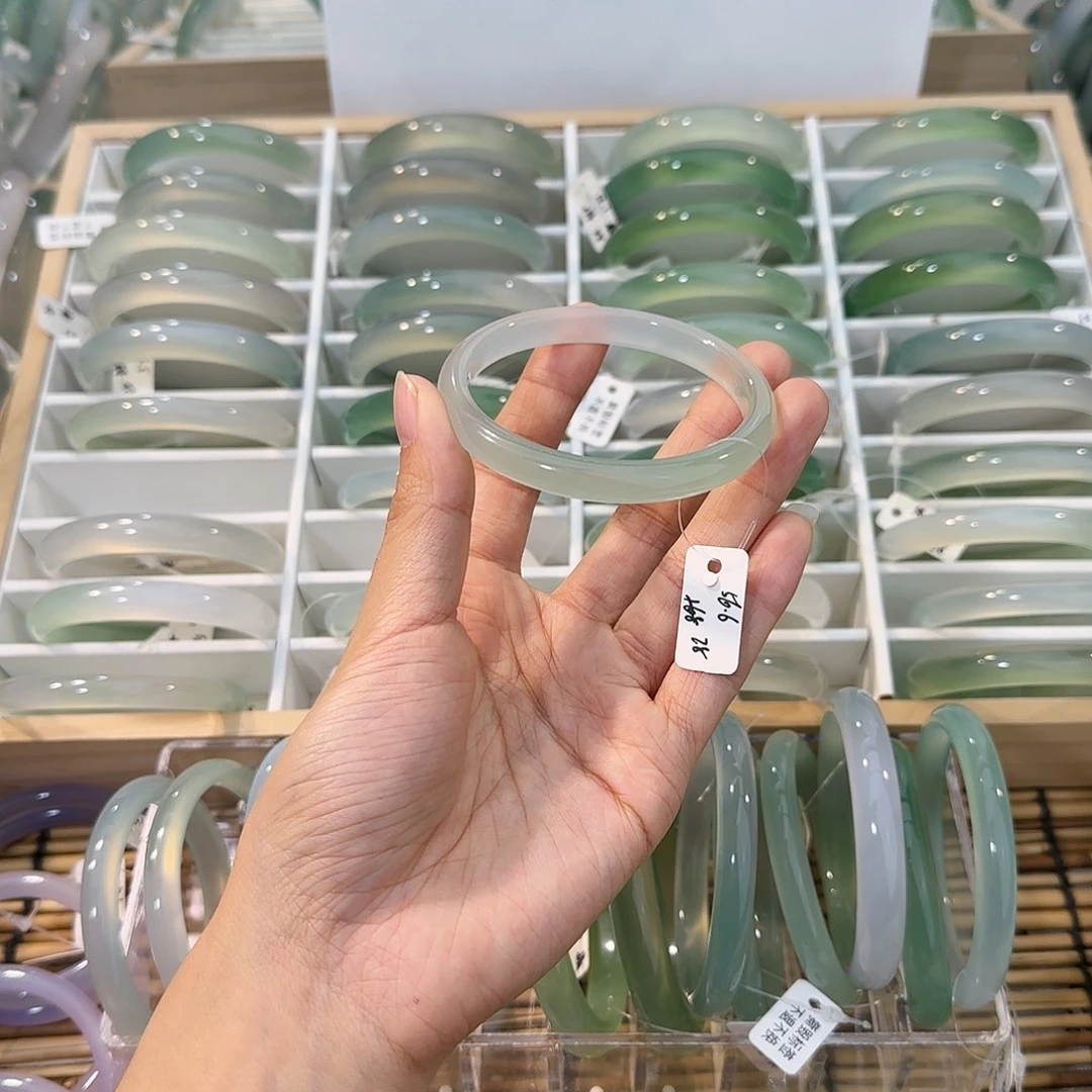 玛瑙/玉髓未镶嵌手镯圈口56.6