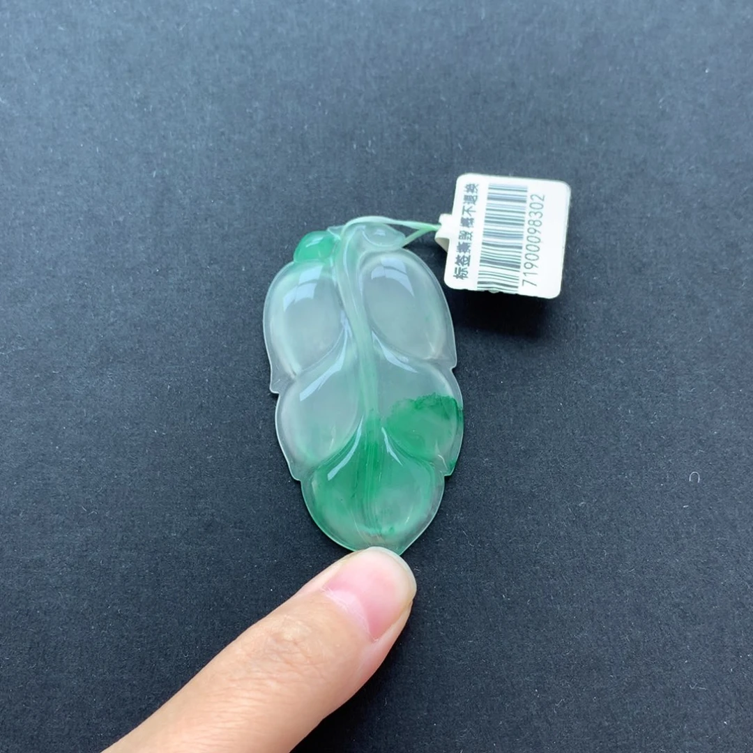 石英质玉未镶嵌颈饰