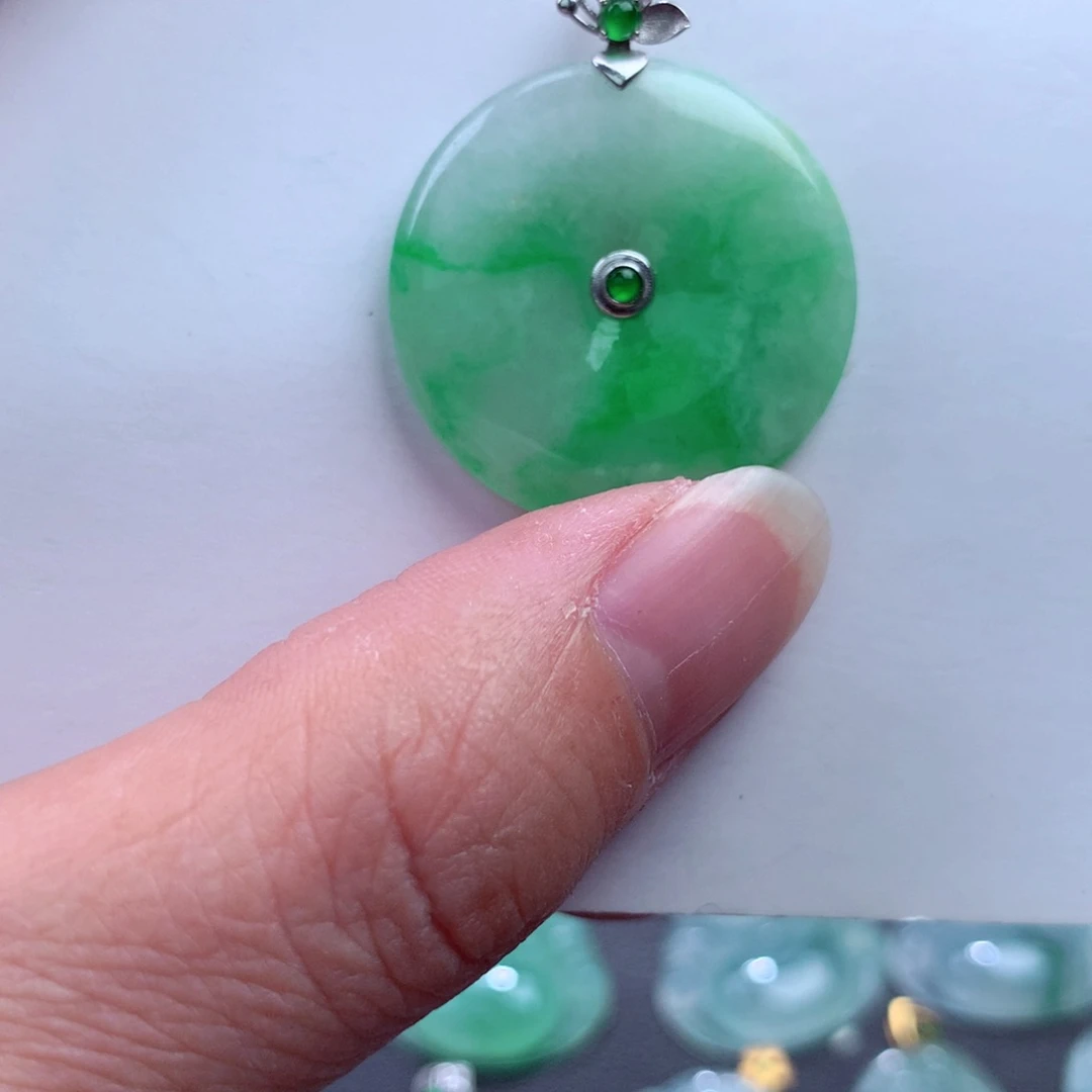 翡翠吊坠(不含链)18K金镶嵌