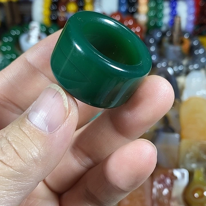 贾***玉玛瑙/玉髓未镶嵌戒指