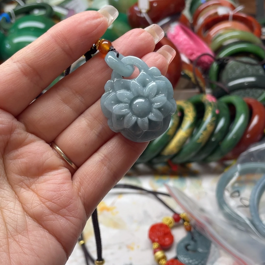 柠***乐翡翠未镶嵌手镯8888888888889