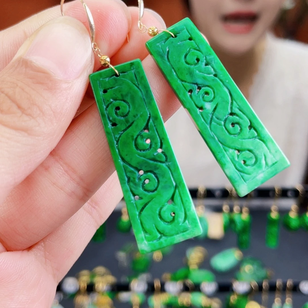 翡翠18K金镶嵌耳饰