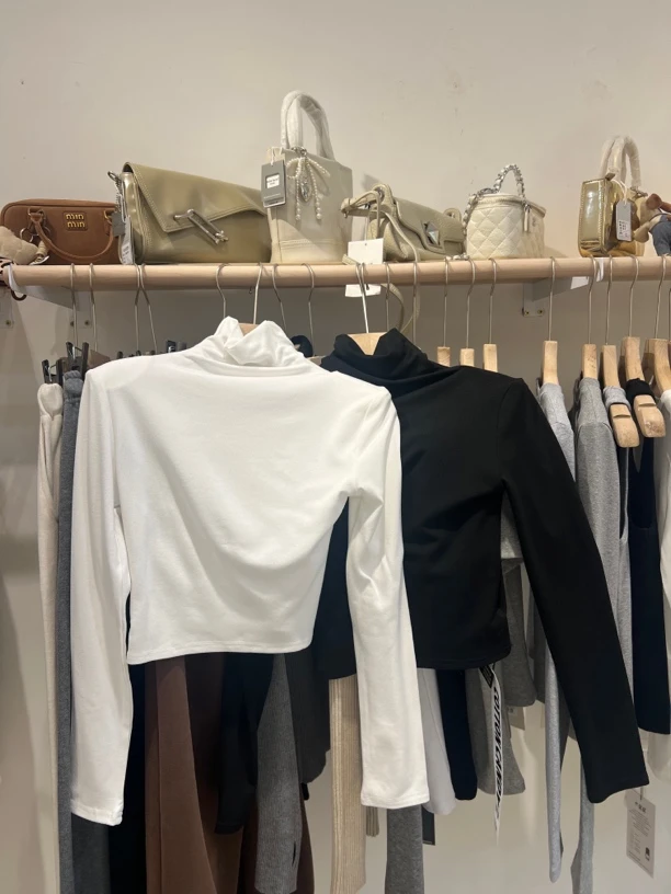 短款磨毛高领打底衫