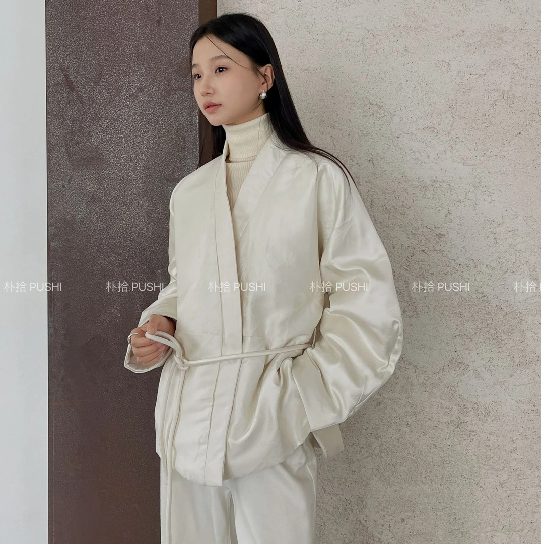 《路家姐妹专属》2024设计师新款极简新中式90白鸭绒羽绒服