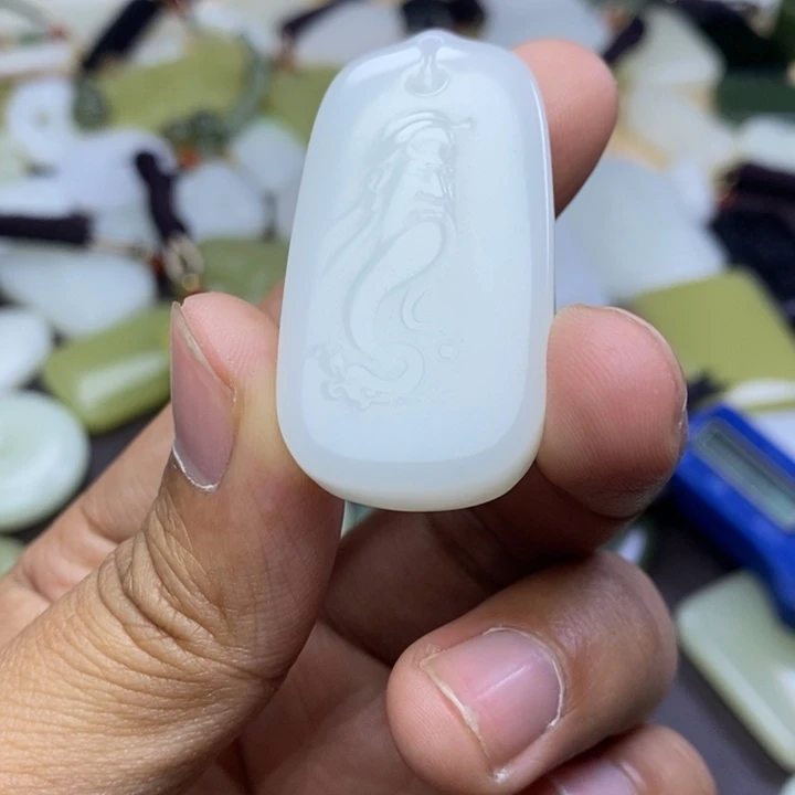 和田玉未镶嵌颈饰