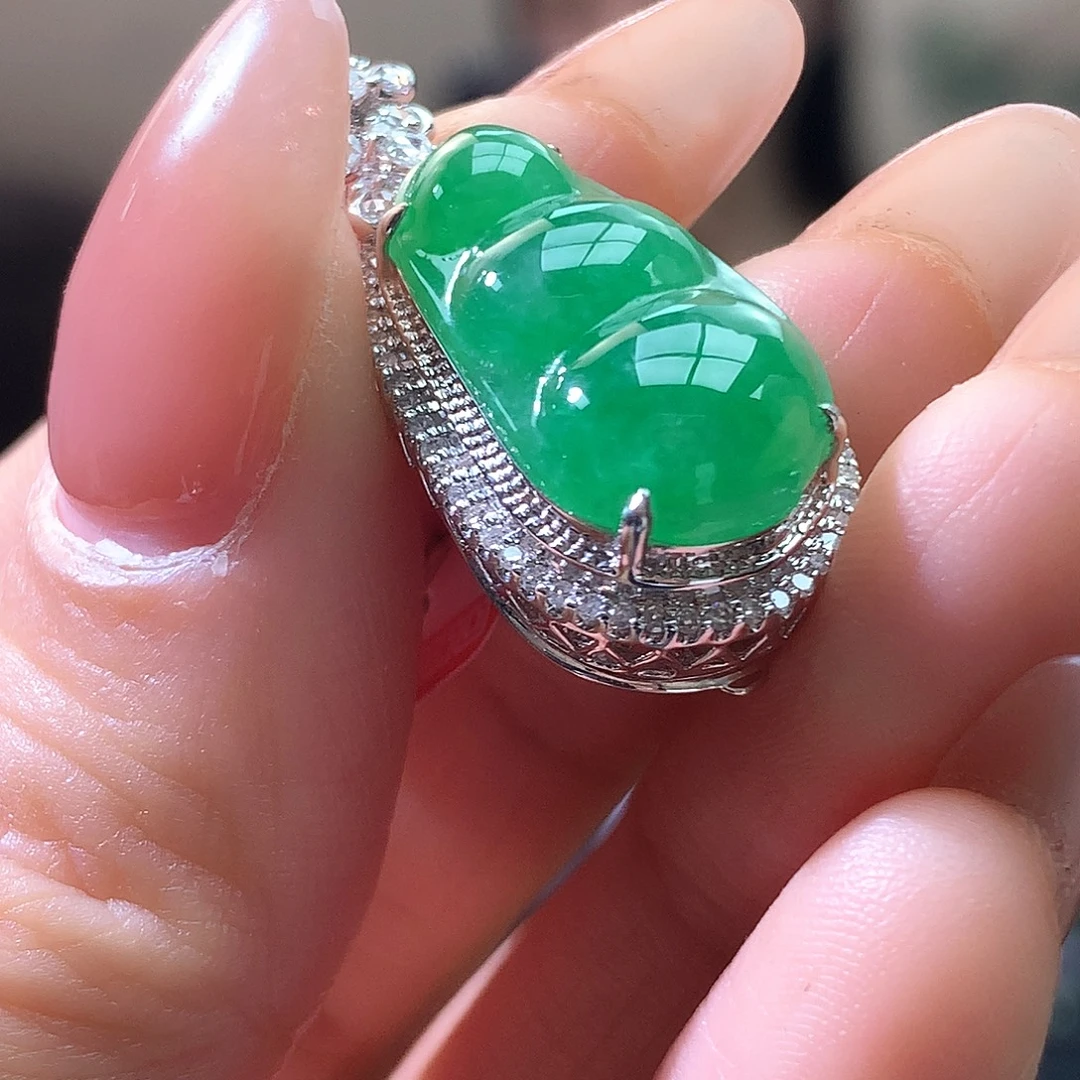 翡翠18K金镶嵌项链