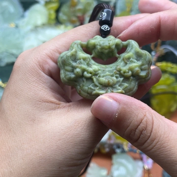 未镶嵌蛇纹石玉项链