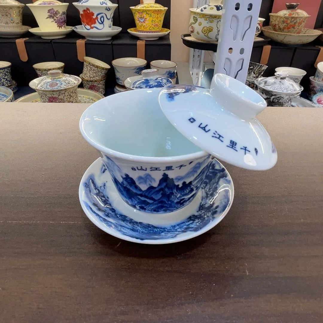 这些盖碗很漂亮！！！！