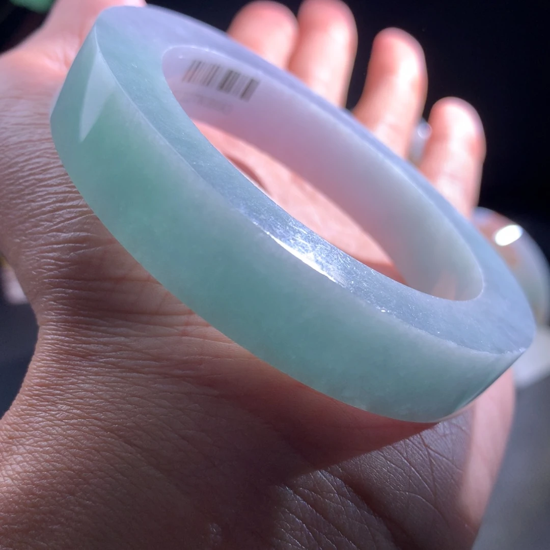 定制翡翠未镶嵌手镯