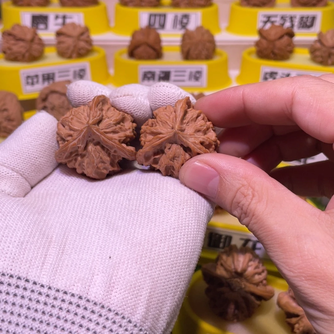 吊坠桃核盘山三棱