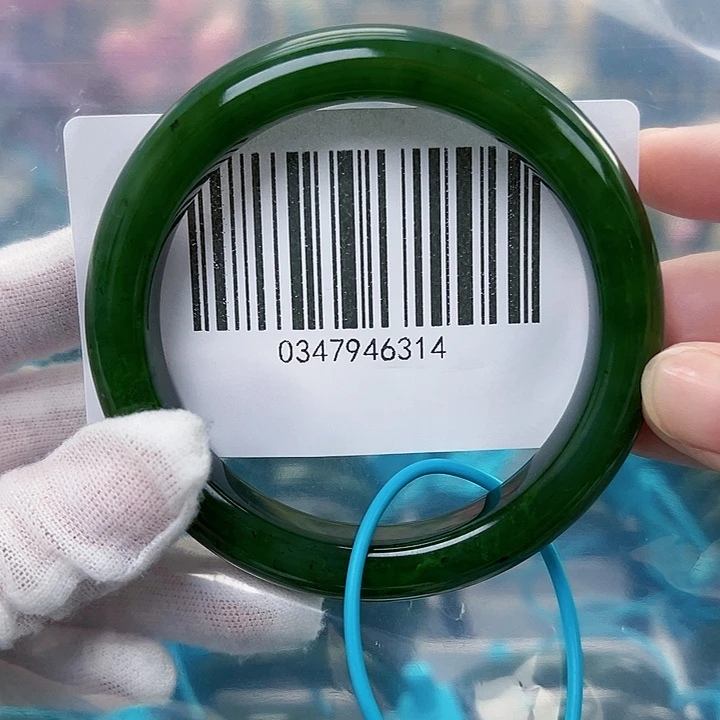 和田玉手镯未镶嵌微瑕6061