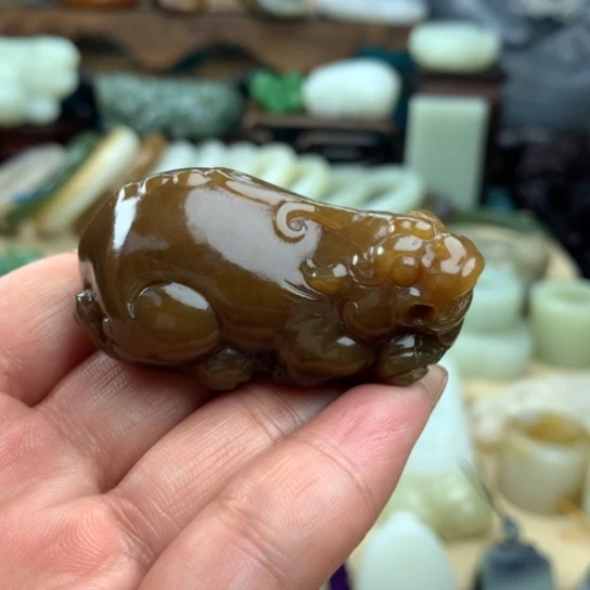 和田玉手把件未镶嵌