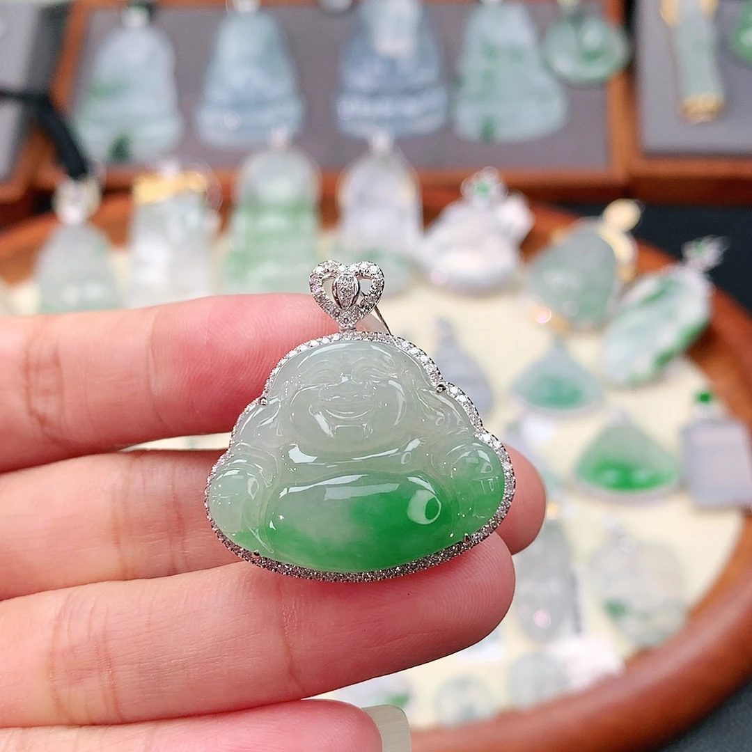 颈饰18K金镶嵌翡翠佛公