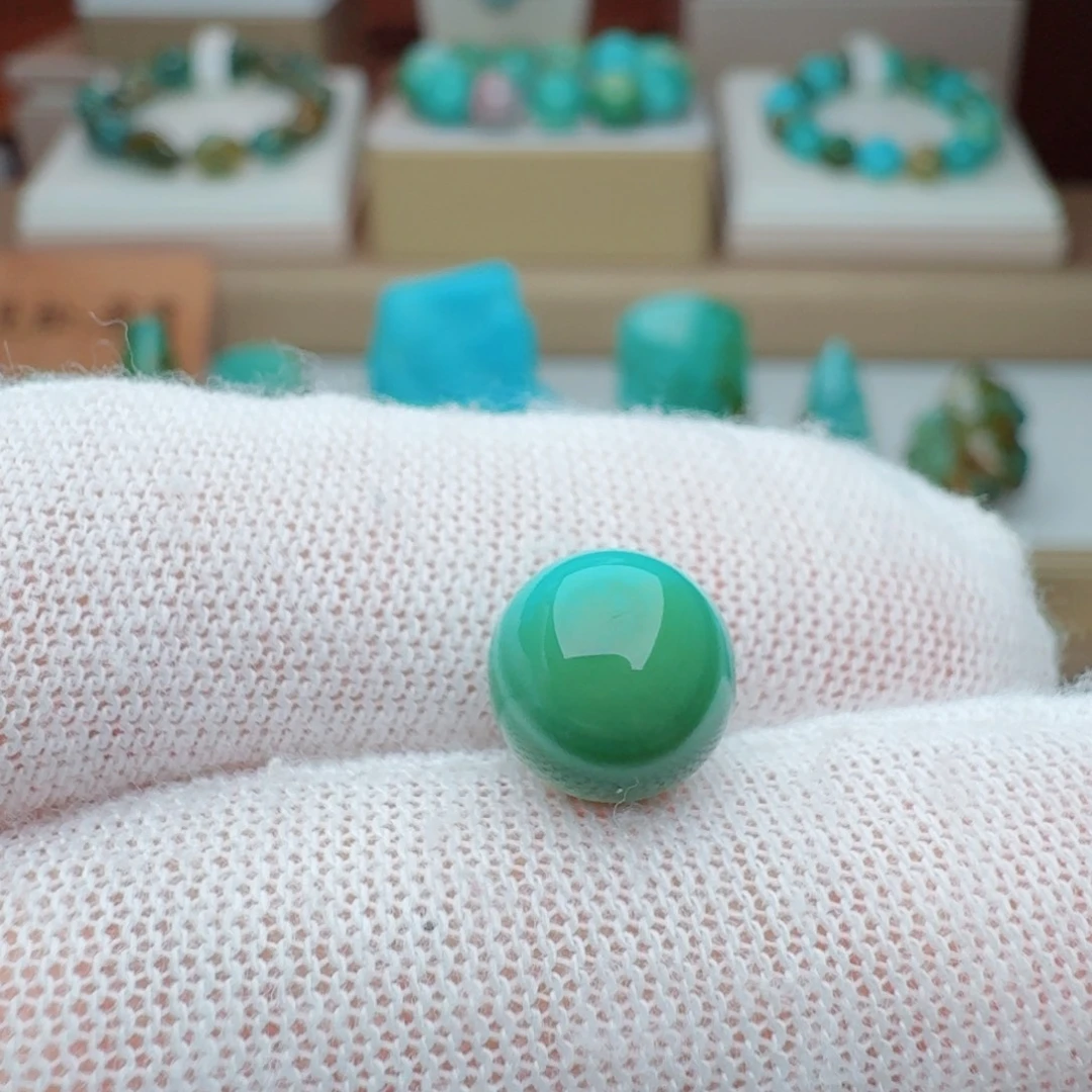 绿松石未镶嵌颈饰