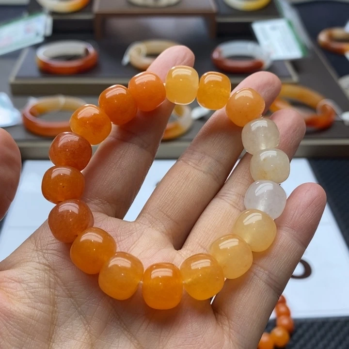 石英质玉（黄龙玉）未镶嵌手链燕**飞