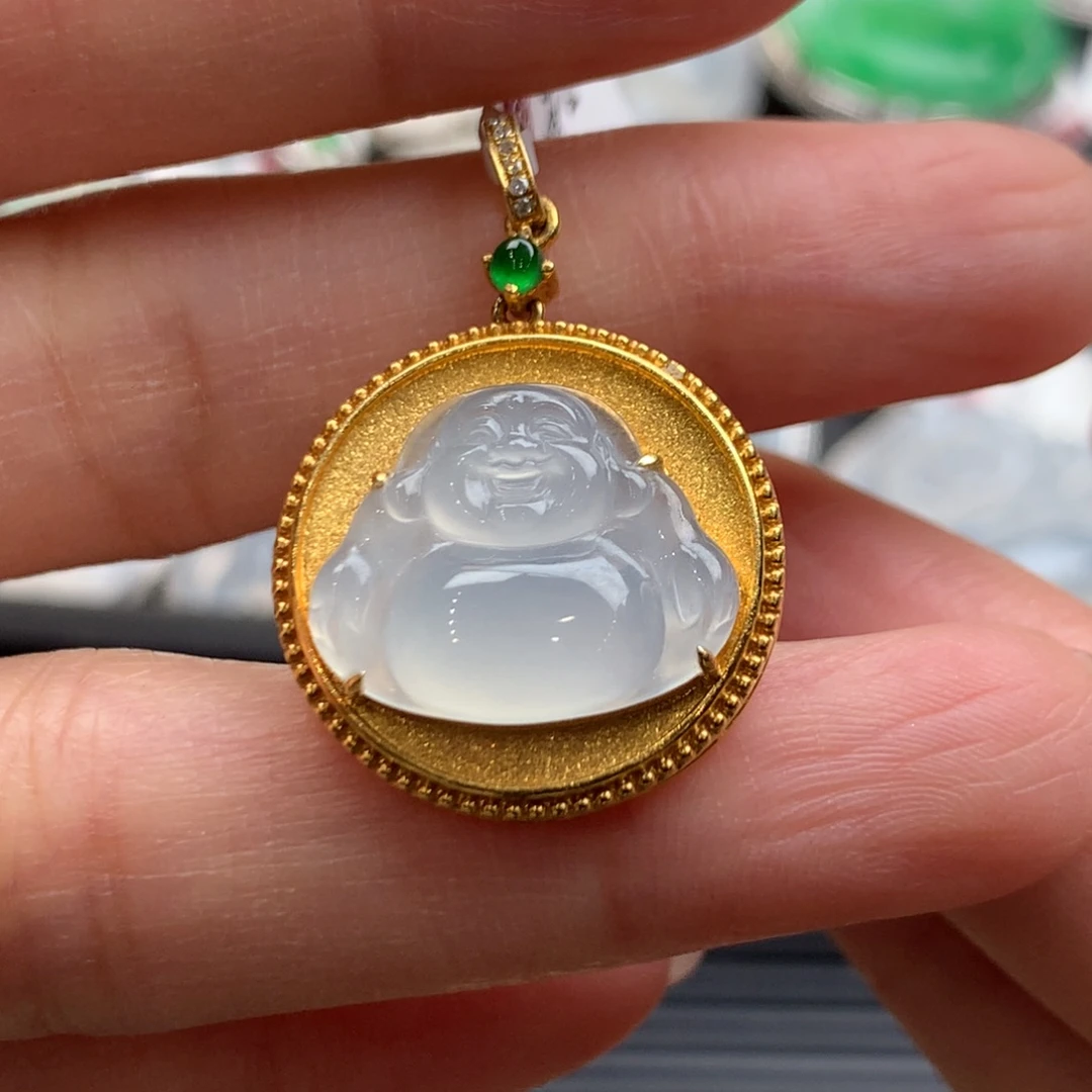 翡翠18K金镶嵌颈饰翡翠