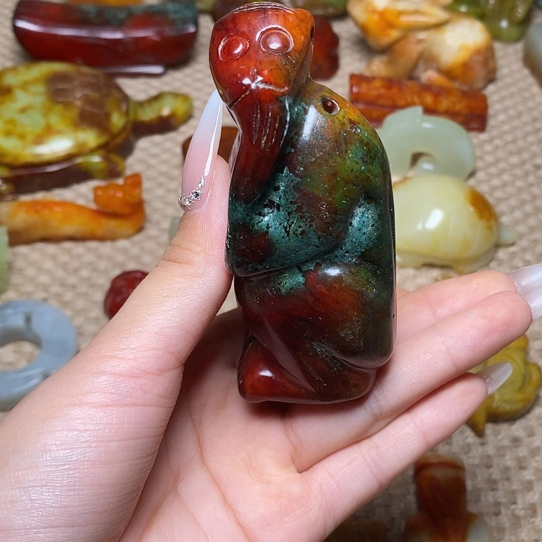 蛇纹石玉未镶嵌颈饰