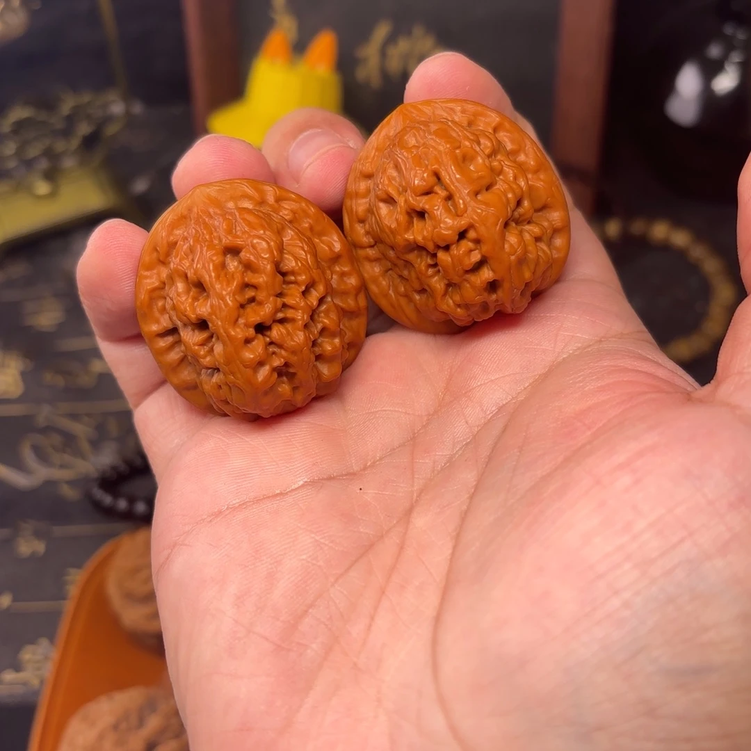 文玩核桃把件一代红莲尖有修