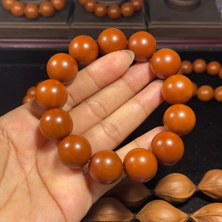 橄榄核吊坠1.76+树王精品小孔