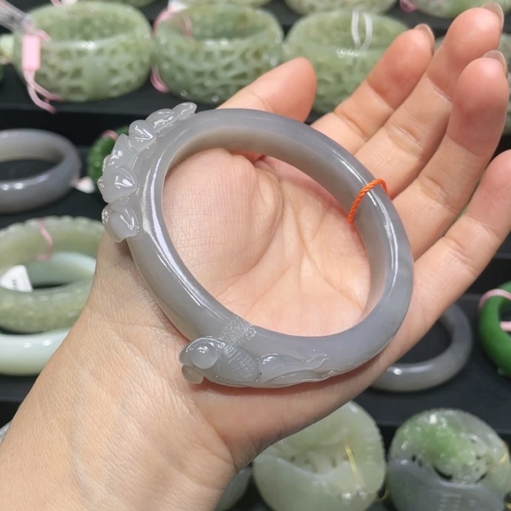 和田玉手镯58+圈口 编号83未镶嵌