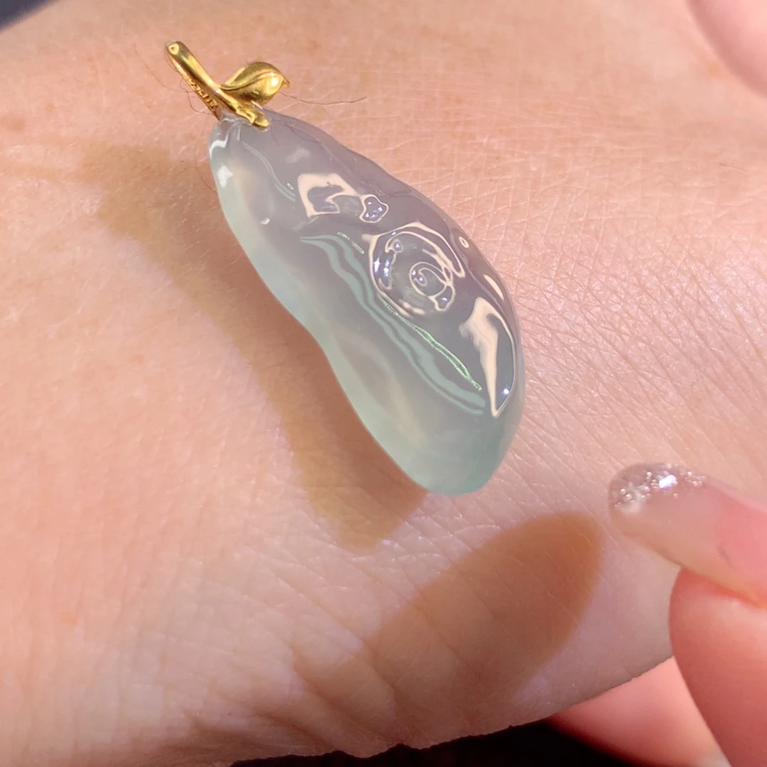 翡翠18K金镶嵌颈饰翡翠