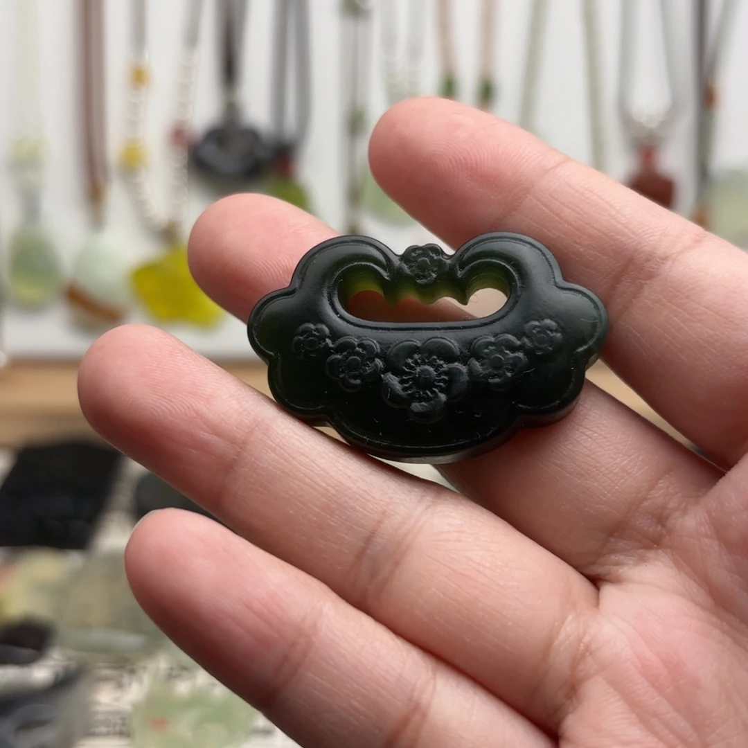 蛇纹石玉合金颈饰