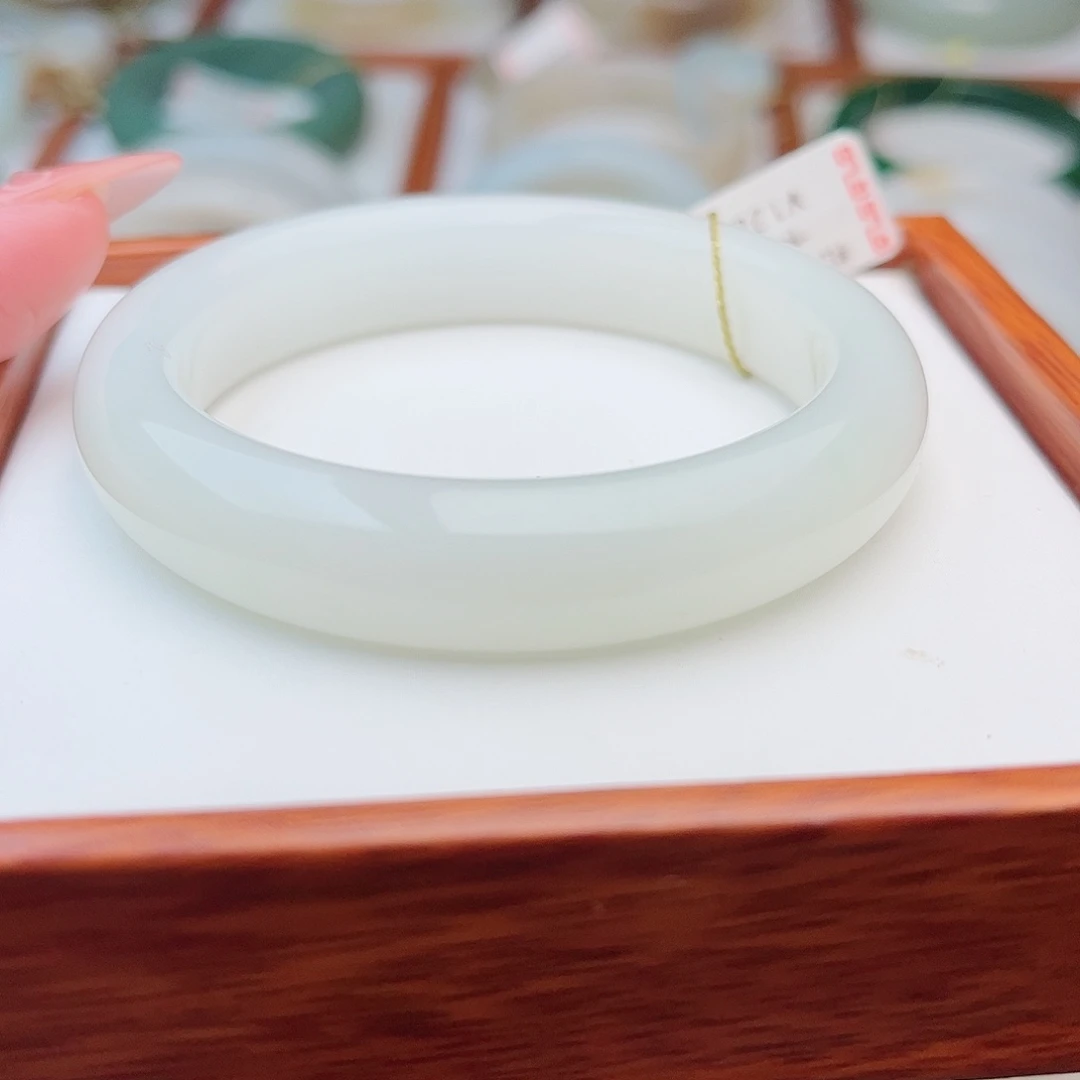 和田玉未镶嵌手镯51.8