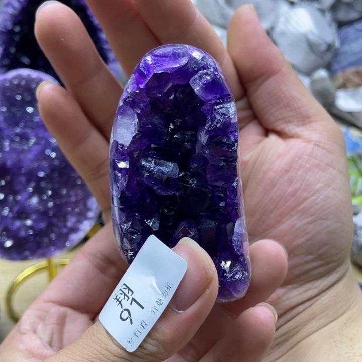 未镶嵌水晶大型摆件（非配饰）