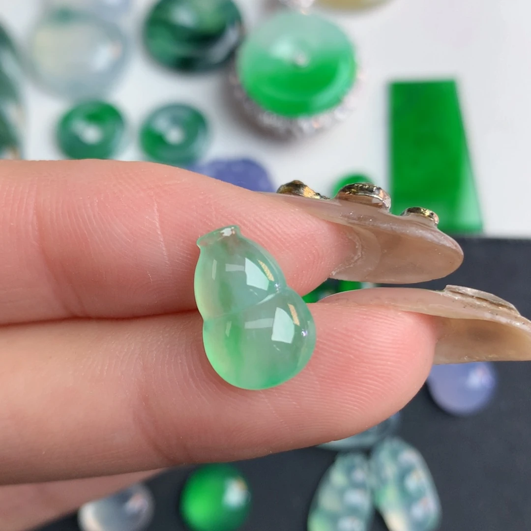 翡翠裸石13.31/9.07/4.2