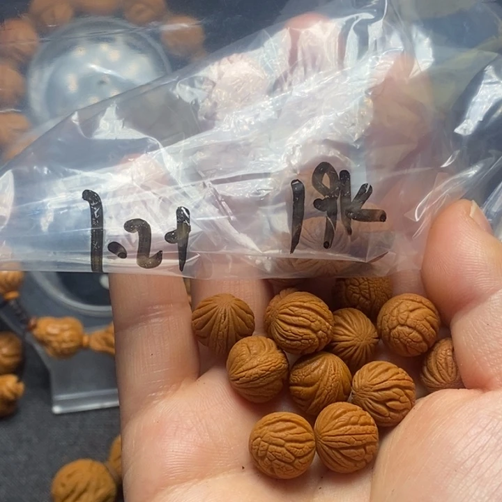 吊坠桃核秦岭山野生桃核