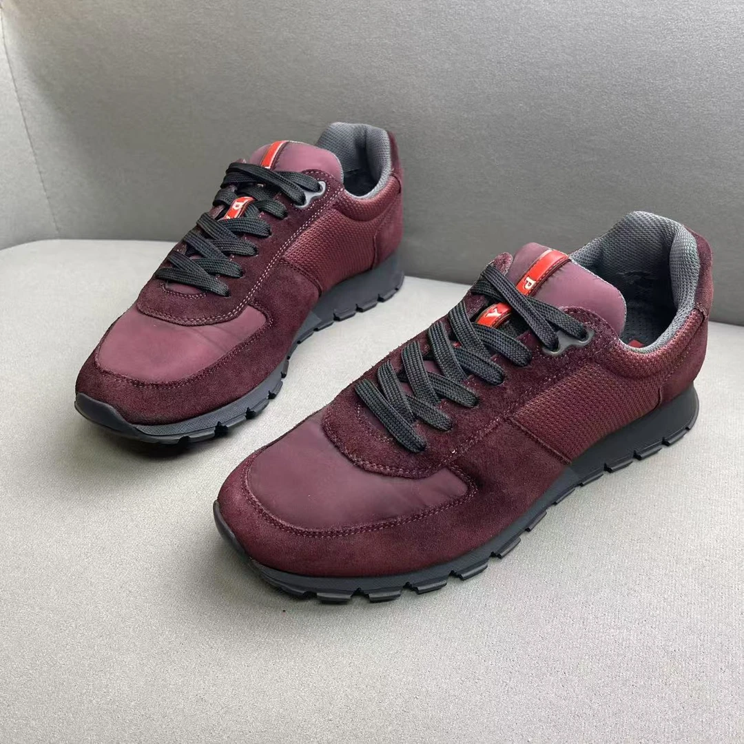 95新 Prada/普拉达 酒红色透气网面时尚轻便舒适运动鞋 40码