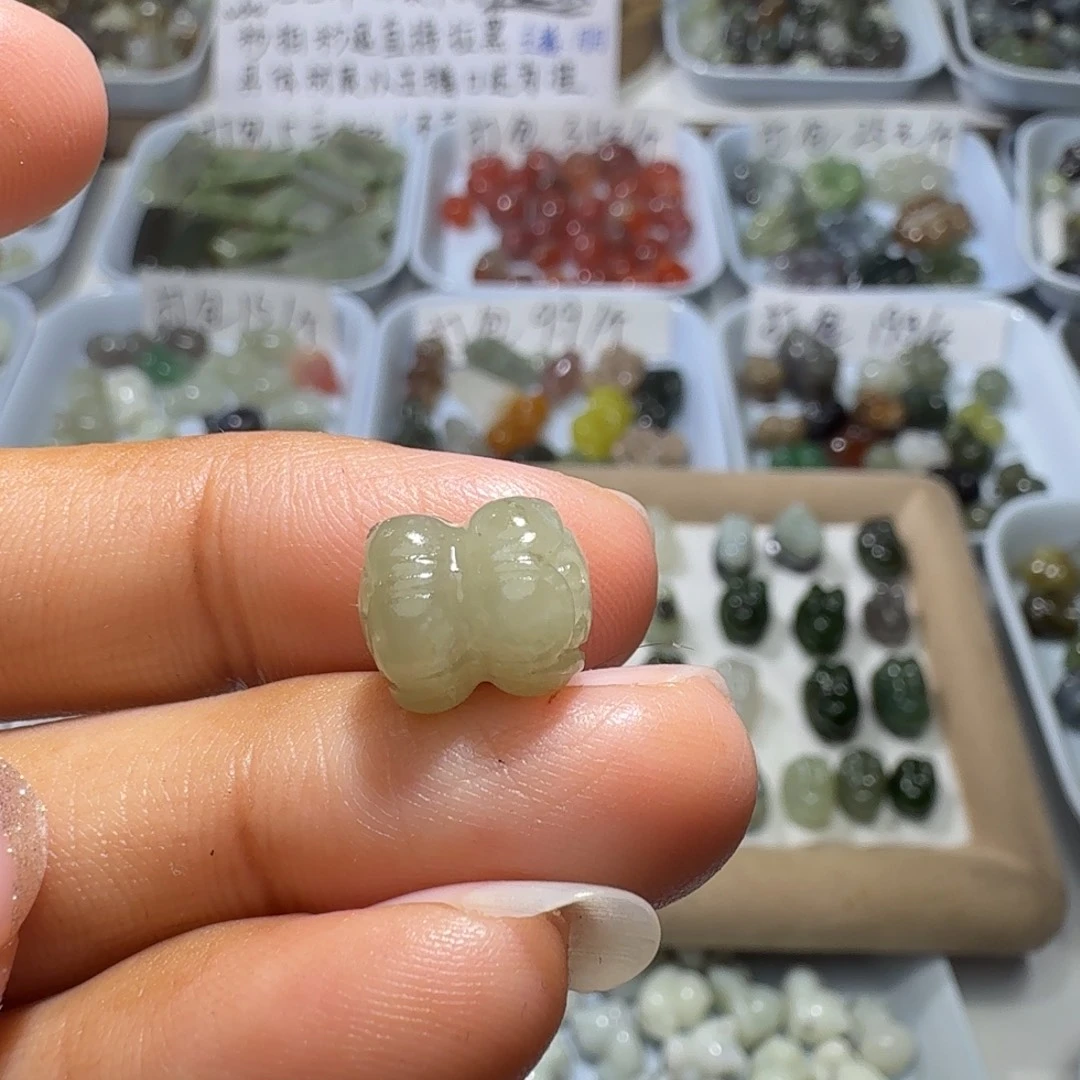 和田玉未镶嵌珠宝奇石