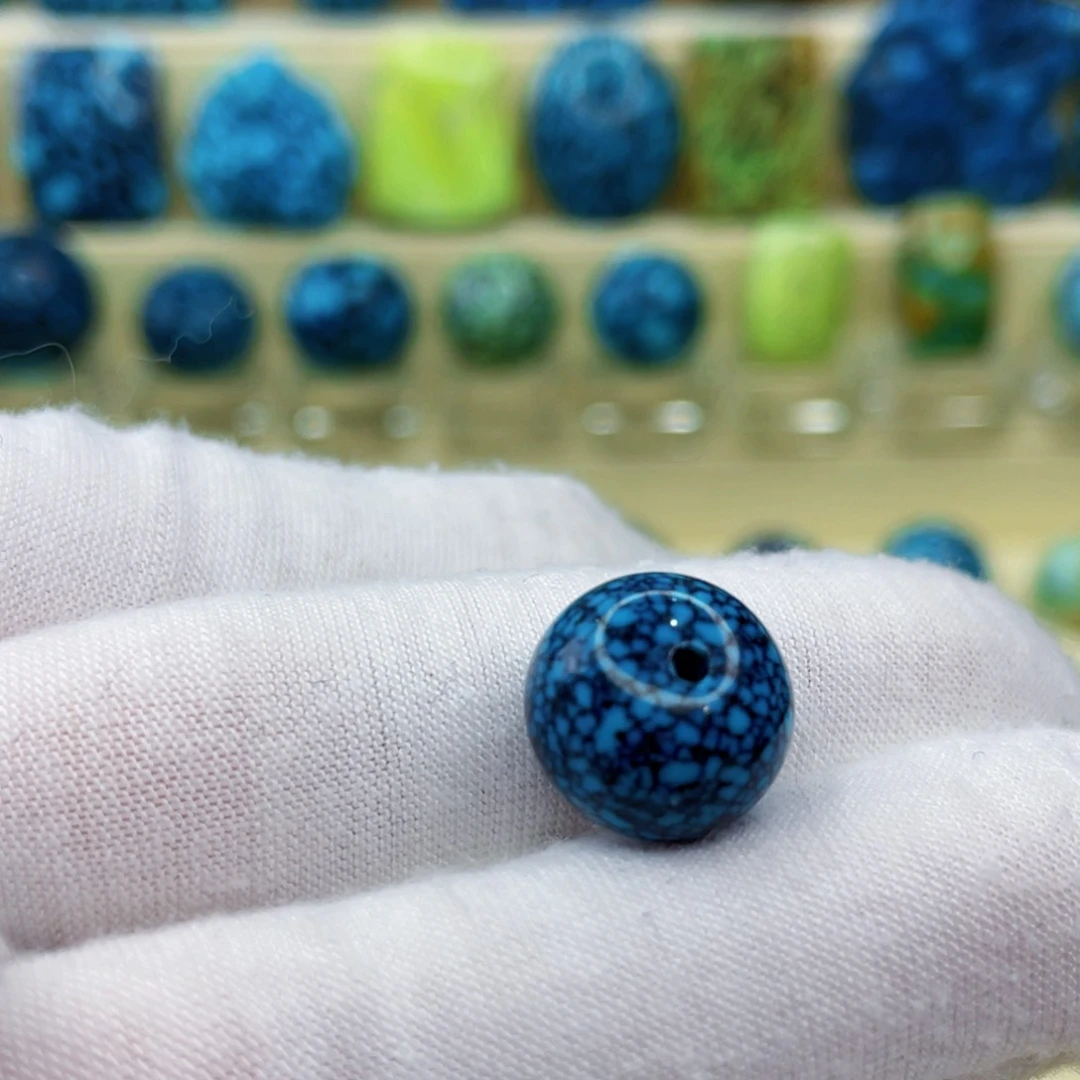 未镶嵌绿松石颈饰