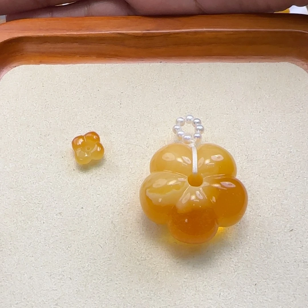 琥珀颈饰未镶嵌琥珀
