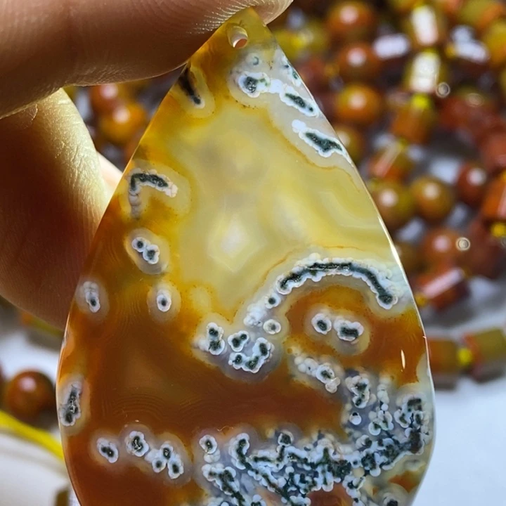 玛瑙/玉髓颈饰未镶嵌