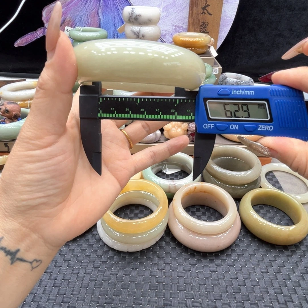 石英质玉合金手镯
