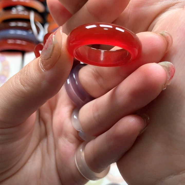 玛瑙/玉髓手镯未镶嵌芝*