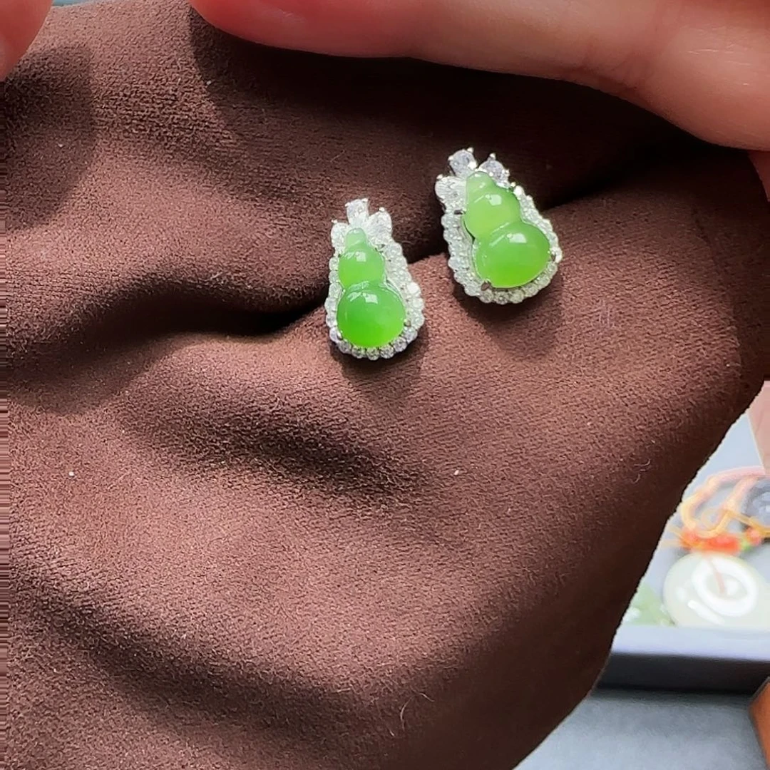 和田玉未镶嵌耳饰