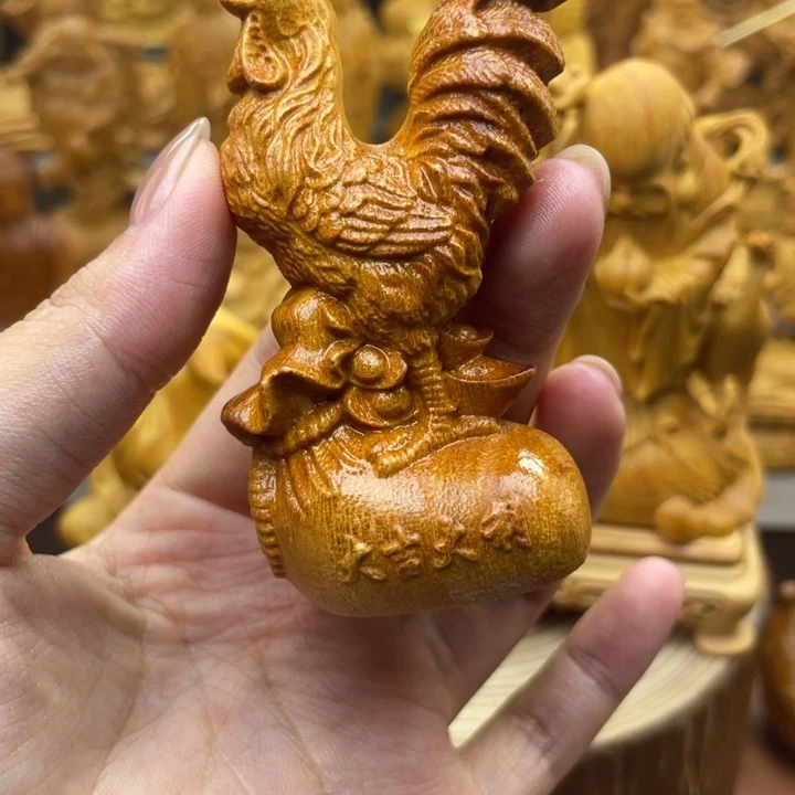 崖柏黄金檀材质大吉大利公鸡