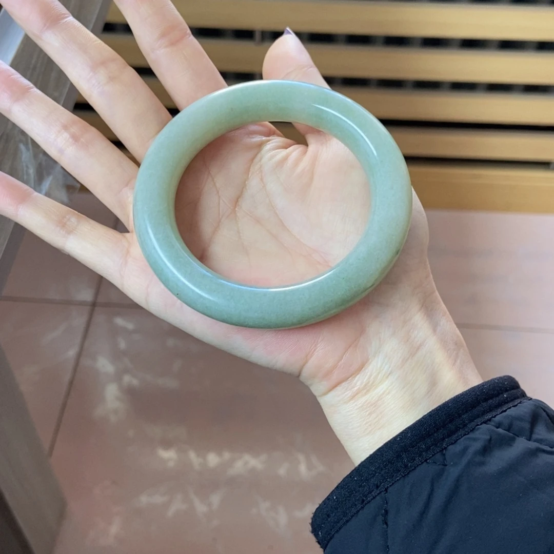 未镶嵌手镯石英岩玉