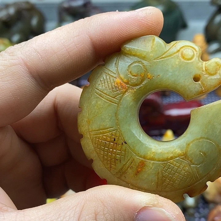 未镶嵌蛇纹石玉颈饰