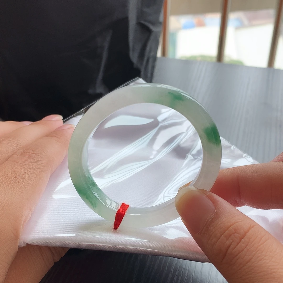 璐***姐翡翠未镶嵌手镯天然缅甸翡翠A货手镯