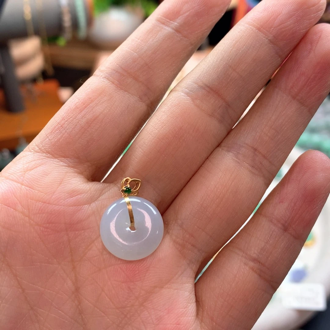 颈饰18K金镶嵌翡翠