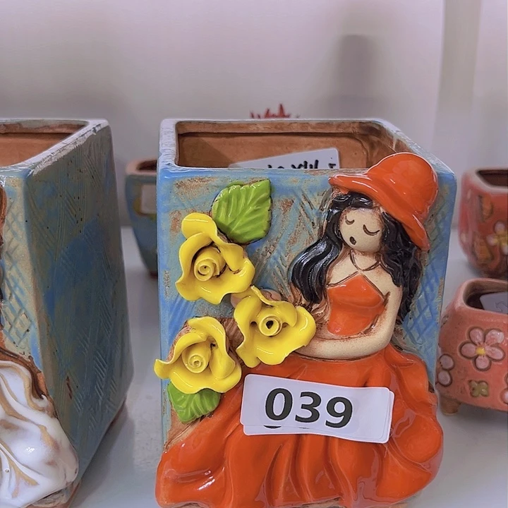 紫砂花盆陶瓷制品