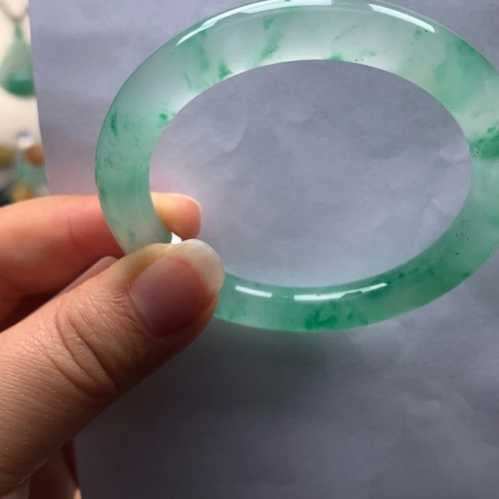 石英质玉未镶嵌手镯