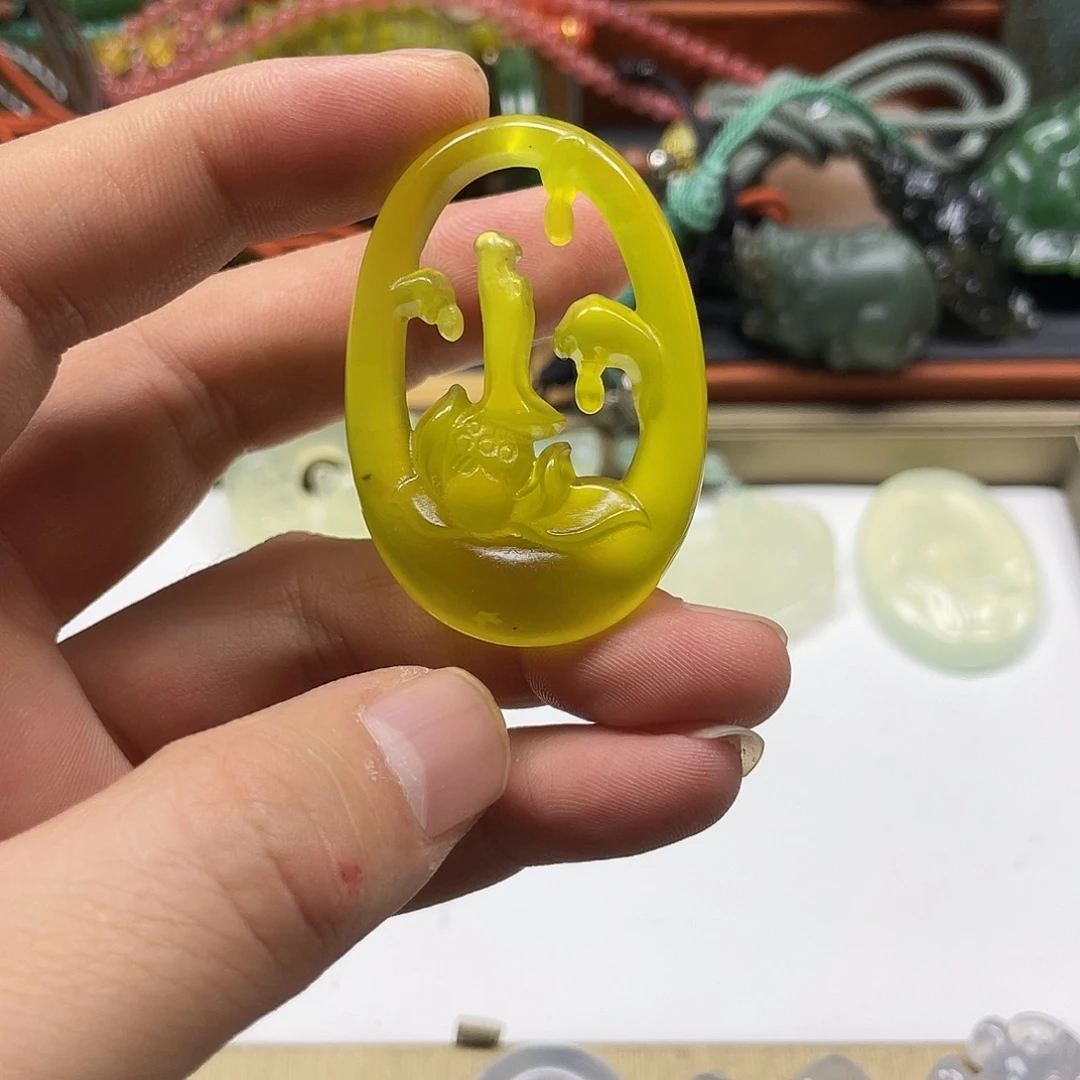 蛇纹石玉未镶嵌颈饰