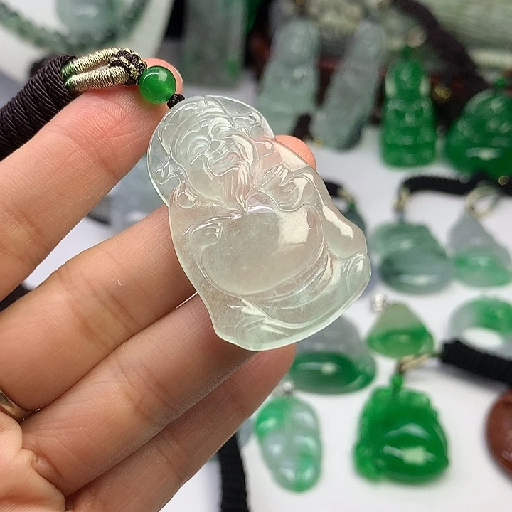 翡翠未镶嵌吊坠(赠链)