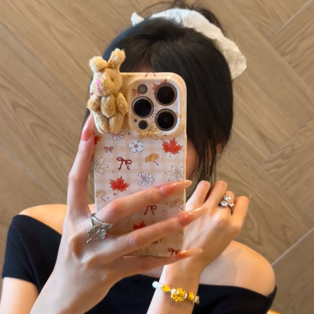 欧克里里秋日枫叶毛绒兔兔适用苹果17/16手机壳华为oppo小米vivo