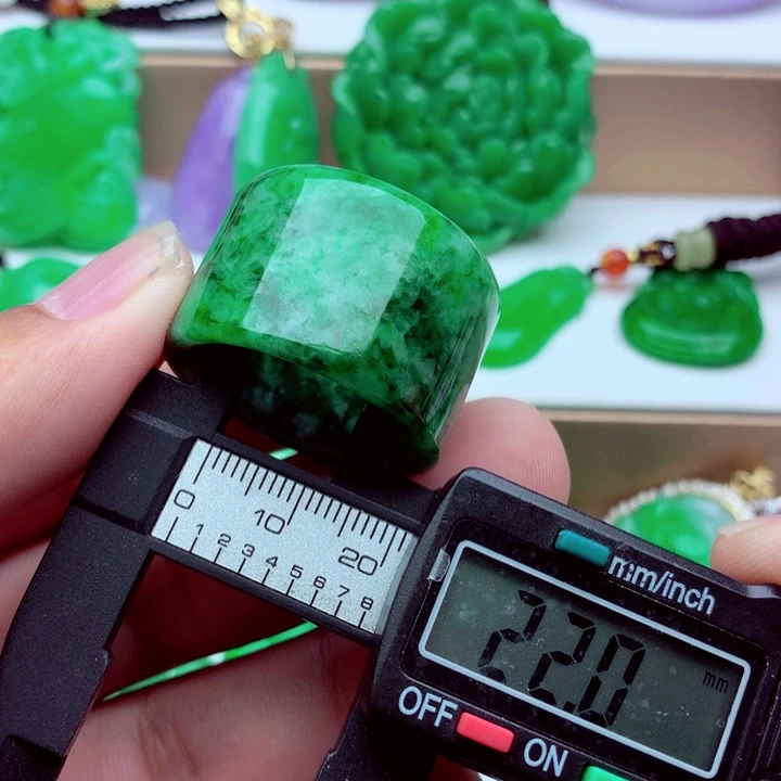 翡翠未镶嵌戒指戒指